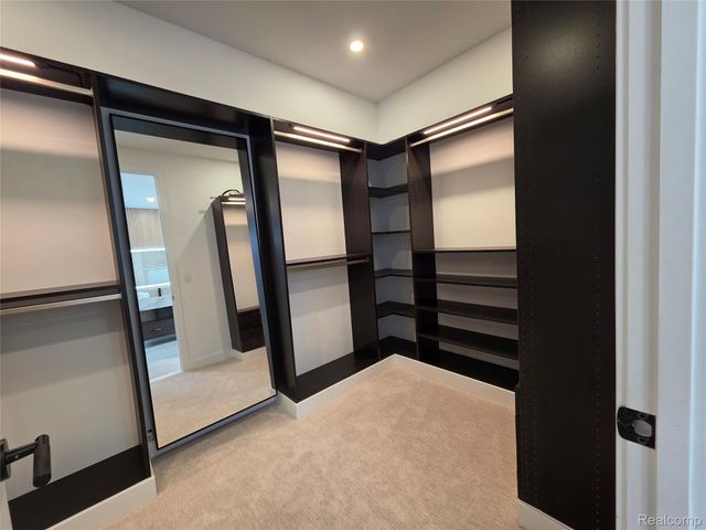 1833 N Washington Avenue, Royal Oak, MI 48073