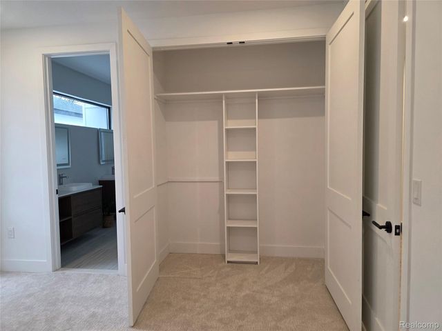 1833 N Washington Avenue, Royal Oak, MI 48073