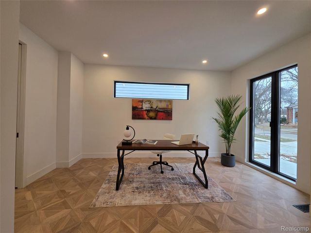 1833 N Washington Avenue, Royal Oak, MI 48073