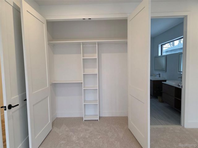 1833 N Washington Avenue, Royal Oak, MI 48073