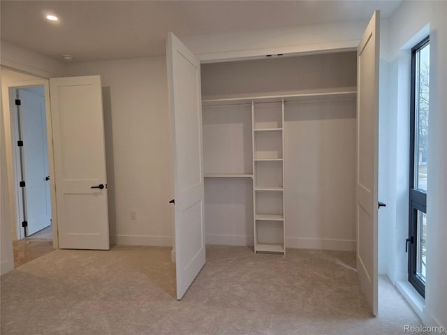 1833 N Washington Avenue, Royal Oak, MI 48073