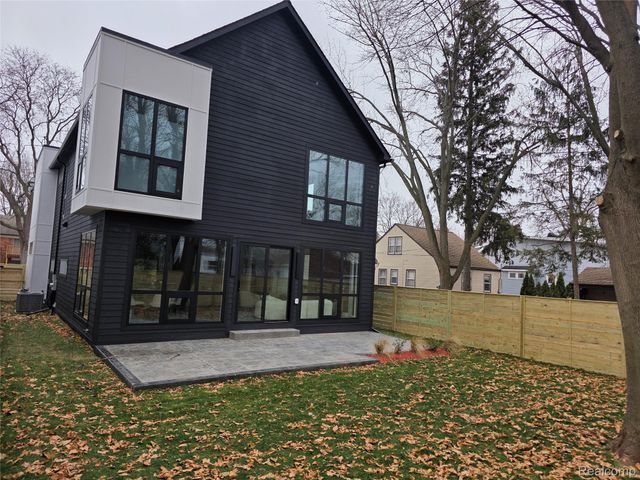 1833 N Washington Avenue, Royal Oak, MI 48073