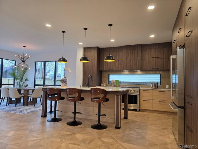 1833 N Washington Avenue, Royal Oak, MI 48073