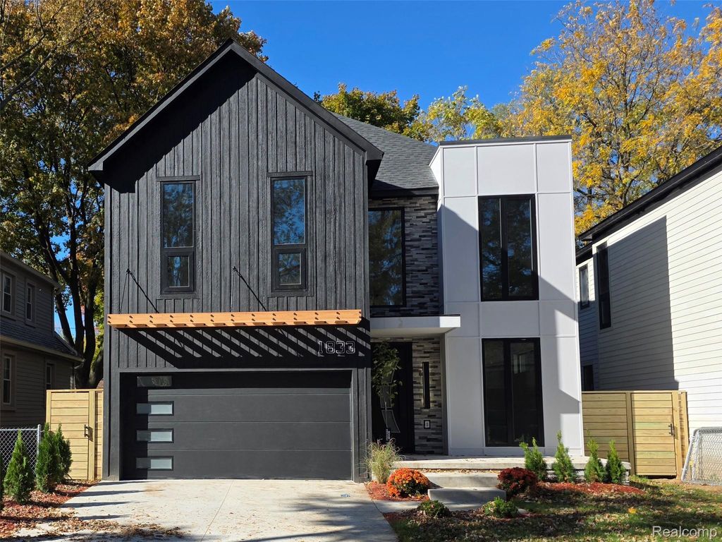 1833 N Washington Avenue, Royal Oak, MI 48073