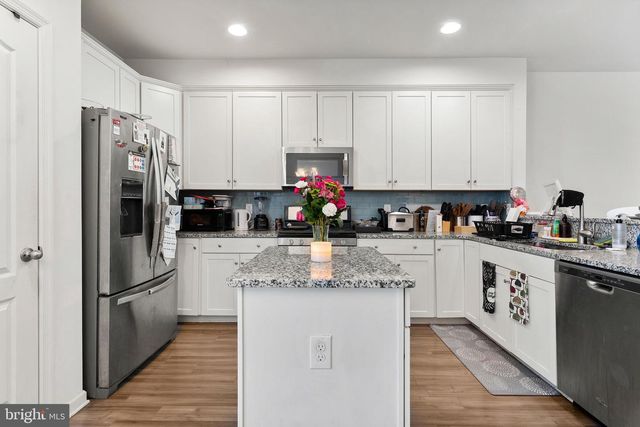 1418 HUDGINS FARM CIR, Fredericksburg, VA 22408