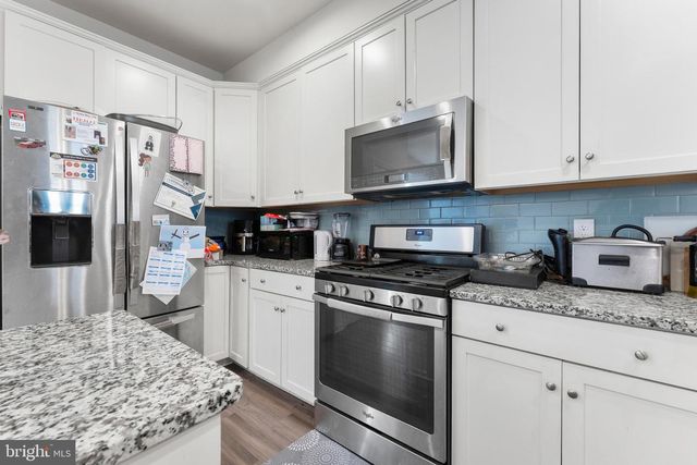 1418 HUDGINS FARM CIR, Fredericksburg, VA 22408