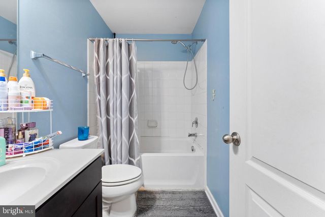 1418 HUDGINS FARM CIR, Fredericksburg, VA 22408