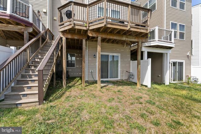 1418 HUDGINS FARM CIR, Fredericksburg, VA 22408