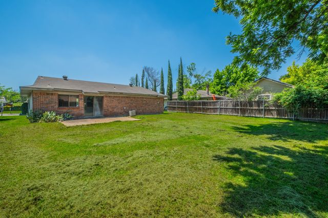 1605 Whiteoak Drive, Garland, TX 75040