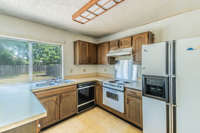 1605 Whiteoak Drive, Garland, TX 75040