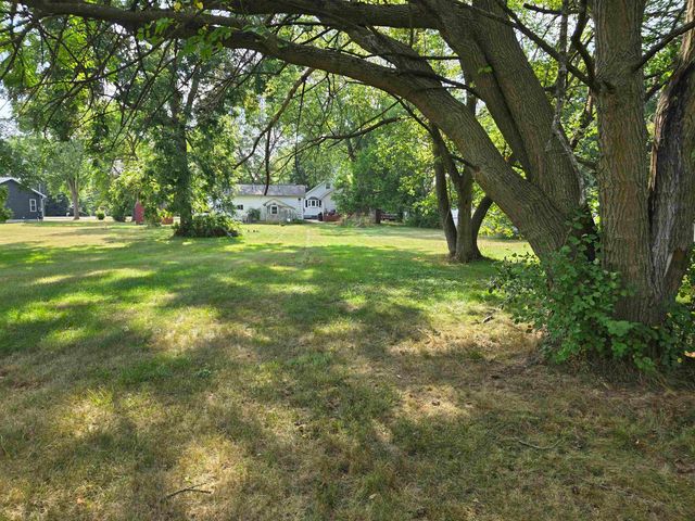 1271 S Dye Road, Flint, MI 48532