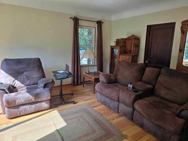 1271 S Dye Road, Flint, MI 48532