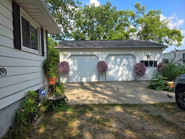 1271 S Dye Road, Flint, MI 48532