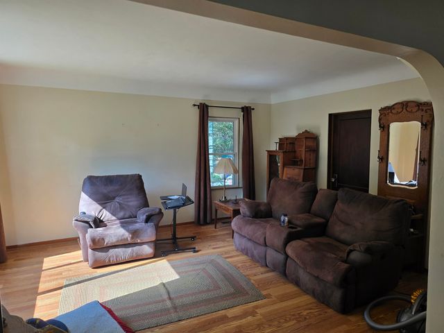 1271 S Dye Road, Flint, MI 48532