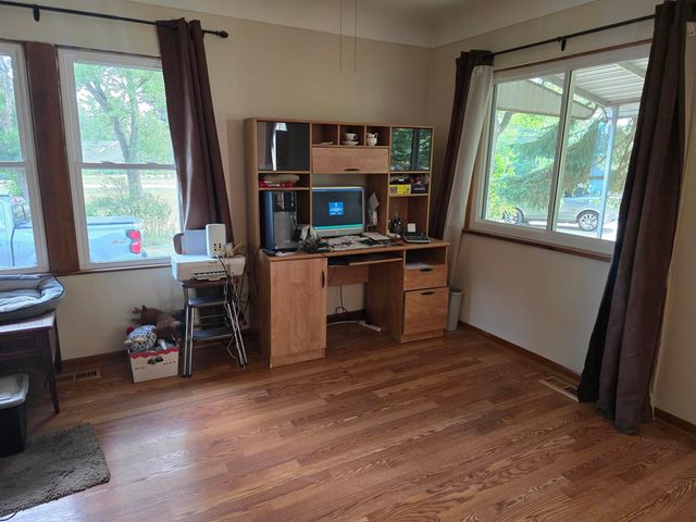 1271 S Dye Road, Flint, MI 48532