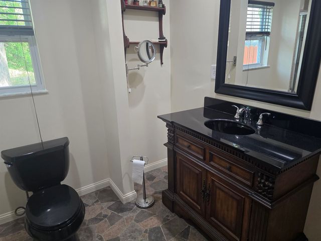 1271 S Dye Road, Flint, MI 48532