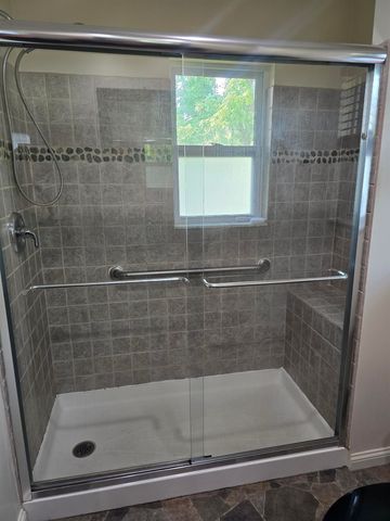 1271 S Dye Road, Flint, MI 48532