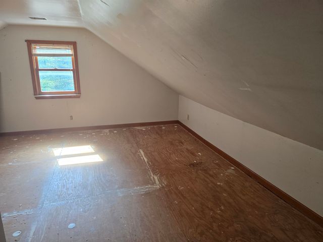 1271 S Dye Road, Flint, MI 48532