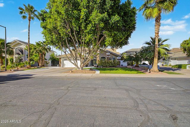 1734 E QUEEN PALM Drive, Gilbert, AZ 85234