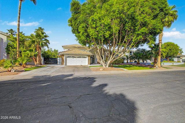 1734 E QUEEN PALM Drive, Gilbert, AZ 85234