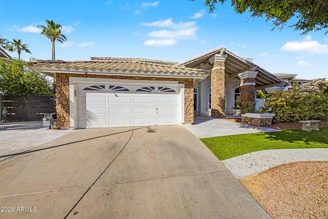 1734 E QUEEN PALM Drive, Gilbert, AZ 85234
