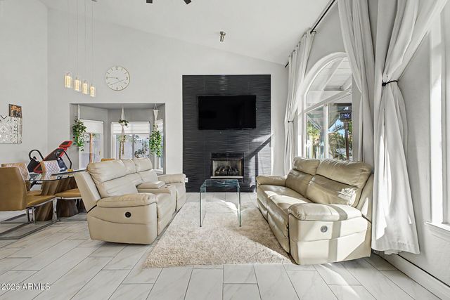 1734 E QUEEN PALM Drive, Gilbert, AZ 85234