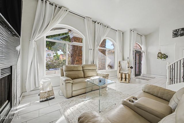 1734 E QUEEN PALM Drive, Gilbert, AZ 85234