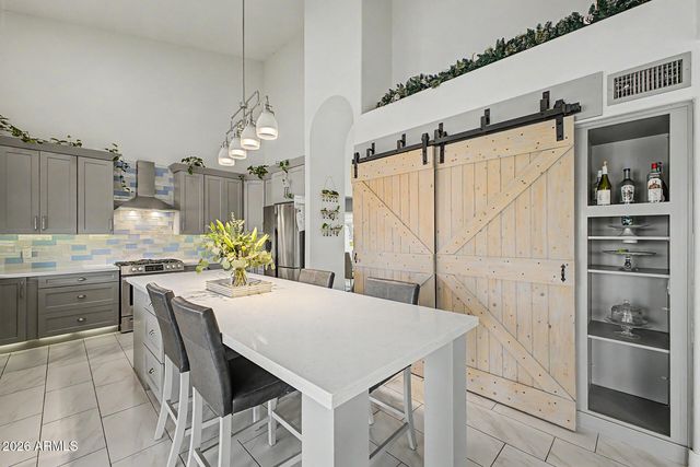 1734 E QUEEN PALM Drive, Gilbert, AZ 85234