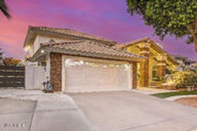 1734 E QUEEN PALM Drive, Gilbert, AZ 85234