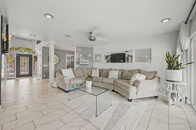 1734 E QUEEN PALM Drive, Gilbert, AZ 85234