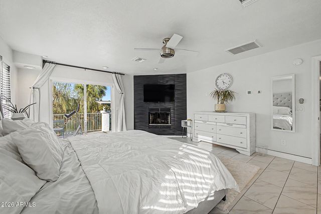 1734 E QUEEN PALM Drive, Gilbert, AZ 85234