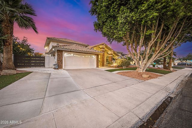 1734 E QUEEN PALM Drive, Gilbert, AZ 85234