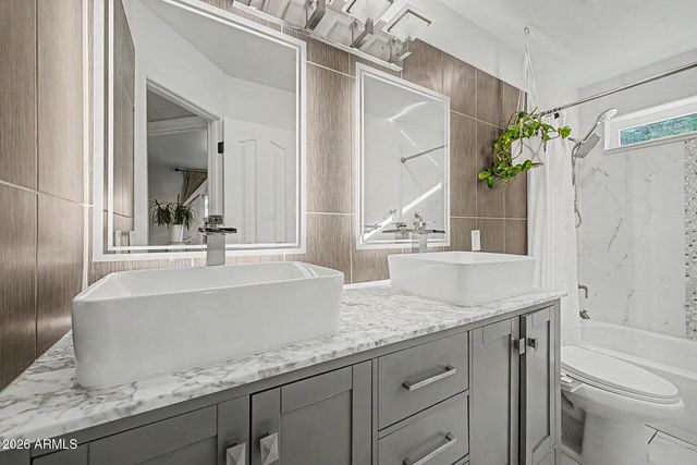 1734 E QUEEN PALM Drive, Gilbert, AZ 85234