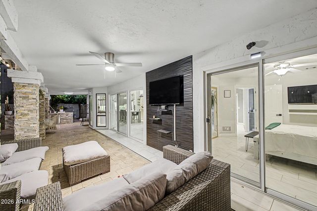 1734 E QUEEN PALM Drive, Gilbert, AZ 85234