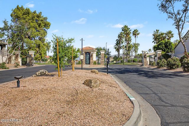 1734 E QUEEN PALM Drive, Gilbert, AZ 85234