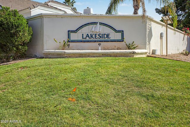 1734 E QUEEN PALM Drive, Gilbert, AZ 85234