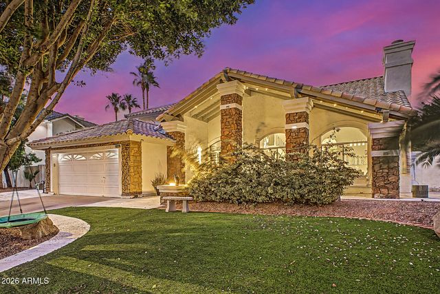 1734 E QUEEN PALM Drive, Gilbert, AZ 85234