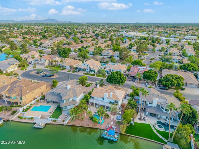 1734 E QUEEN PALM Drive, Gilbert, AZ 85234