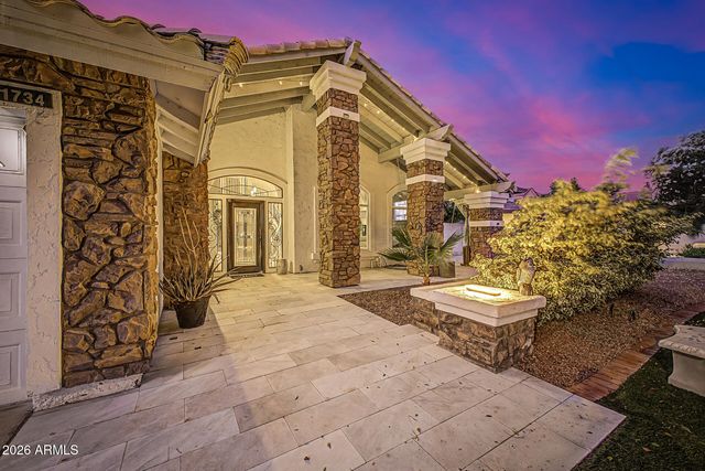 1734 E QUEEN PALM Drive, Gilbert, AZ 85234