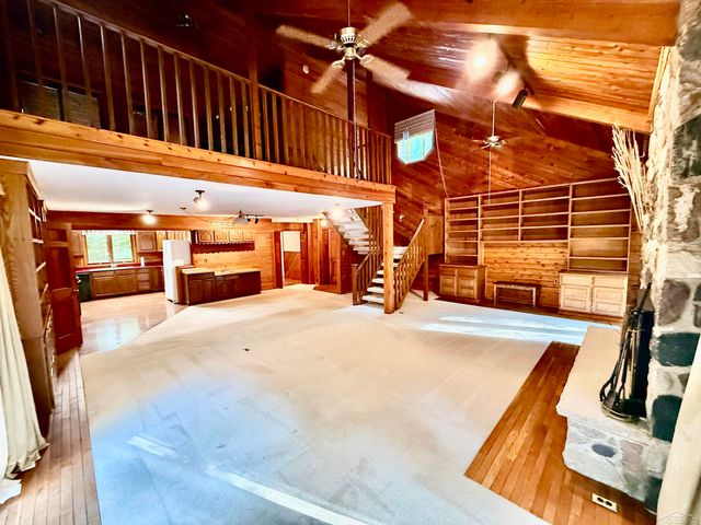 1825 N Miller Road, Saginaw, MI 48609