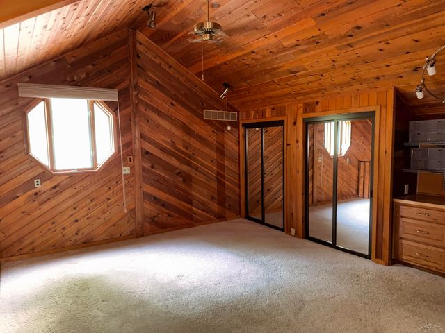 1825 N Miller Road, Saginaw, MI 48609