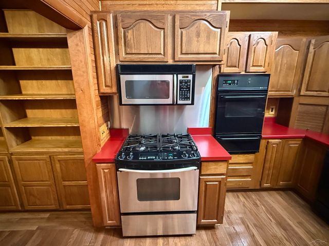 1825 N Miller Road, Saginaw, MI 48609