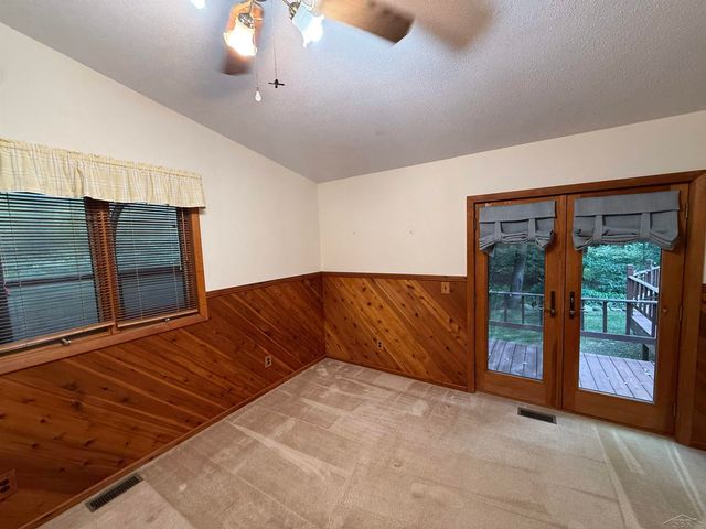 1825 N Miller Road, Saginaw, MI 48609