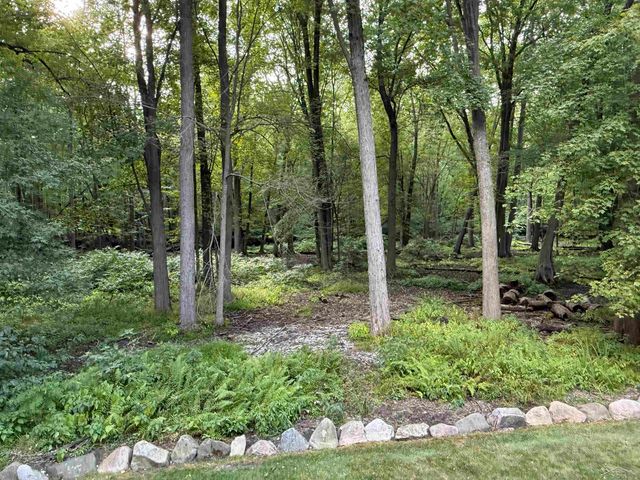 1825 N Miller Road, Saginaw, MI 48609