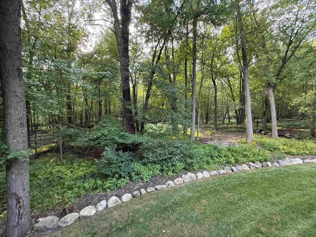 1825 N Miller Road, Saginaw, MI 48609