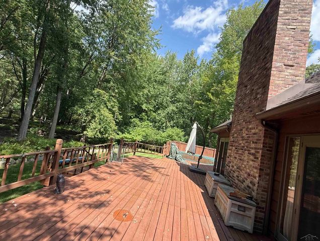 1825 N Miller Road, Saginaw, MI 48609