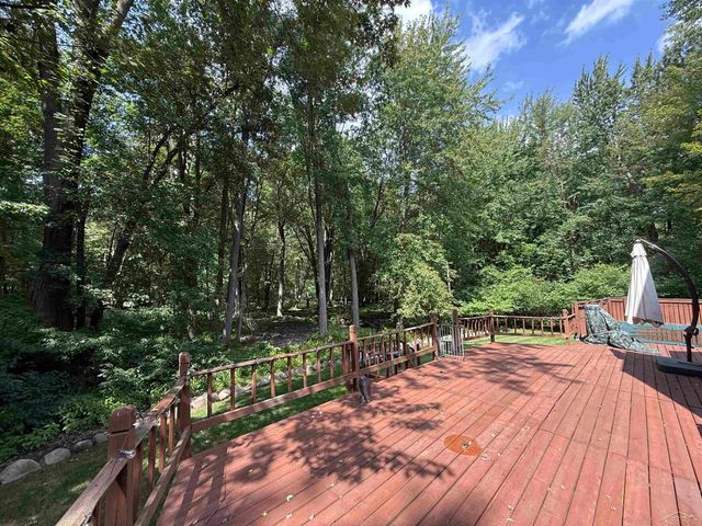 1825 N Miller Road, Saginaw, MI 48609