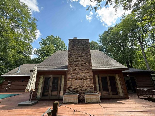 1825 N Miller Road, Saginaw, MI 48609