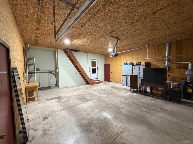 1825 N Miller Road, Saginaw, MI 48609