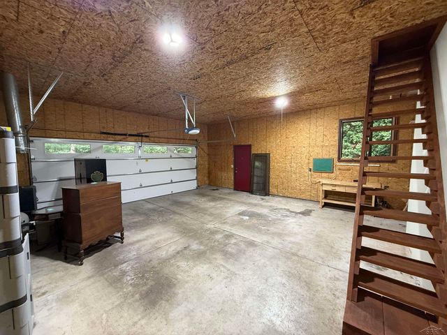 1825 N Miller Road, Saginaw, MI 48609